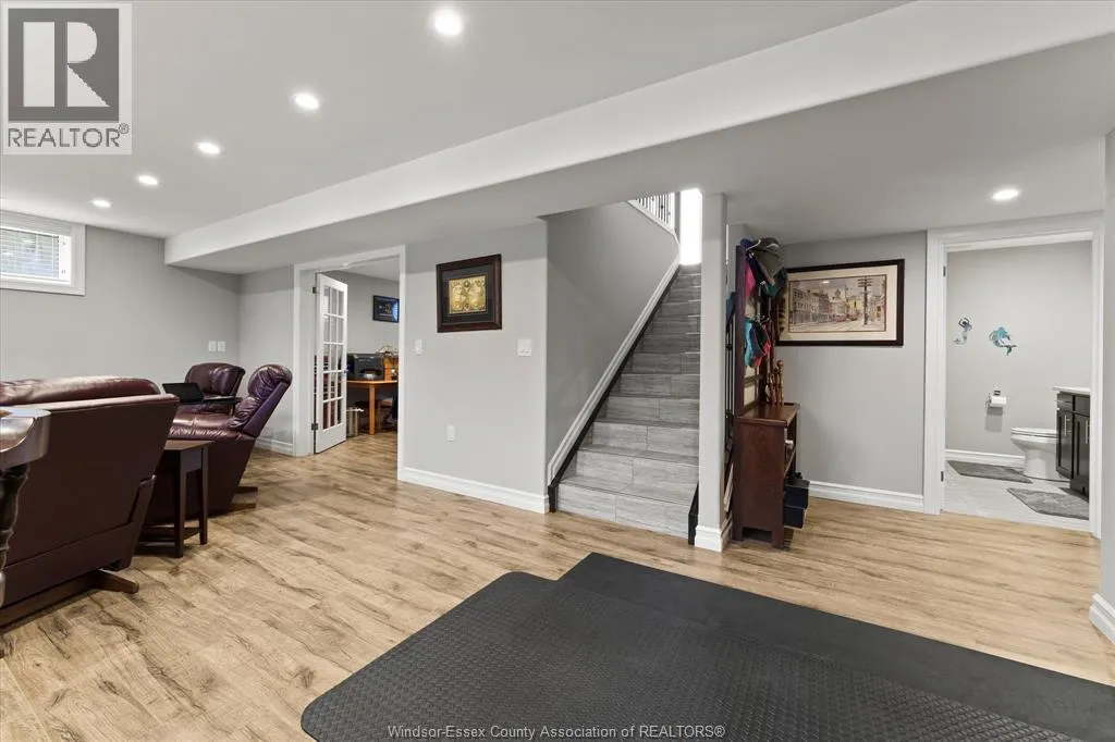 120 GOLFVIEW DRIVE