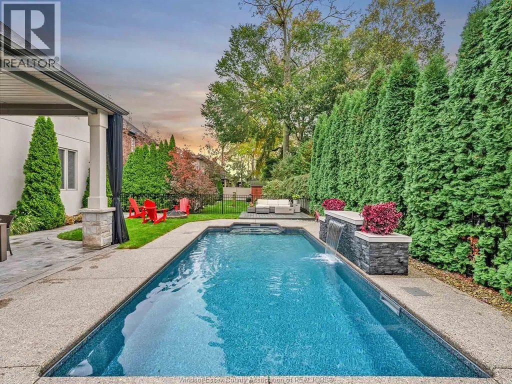 1255 MAPLE