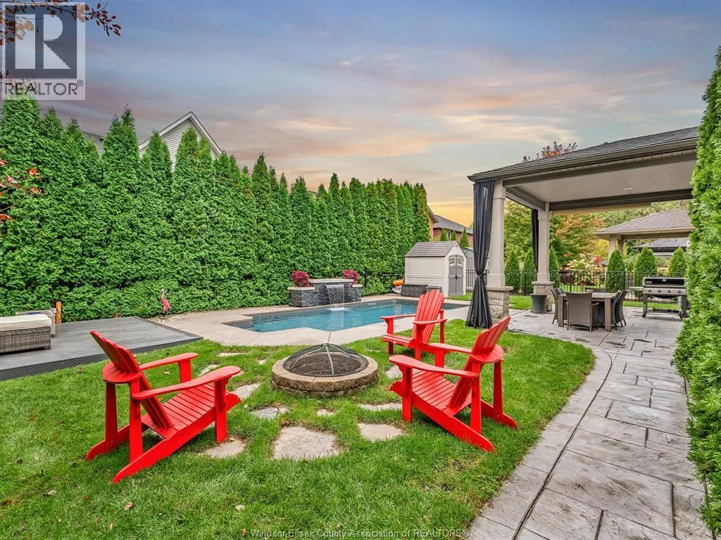 1255 MAPLE