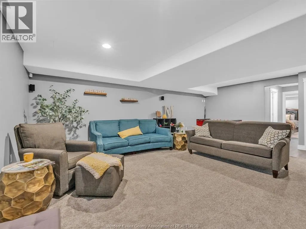 1255 MAPLE