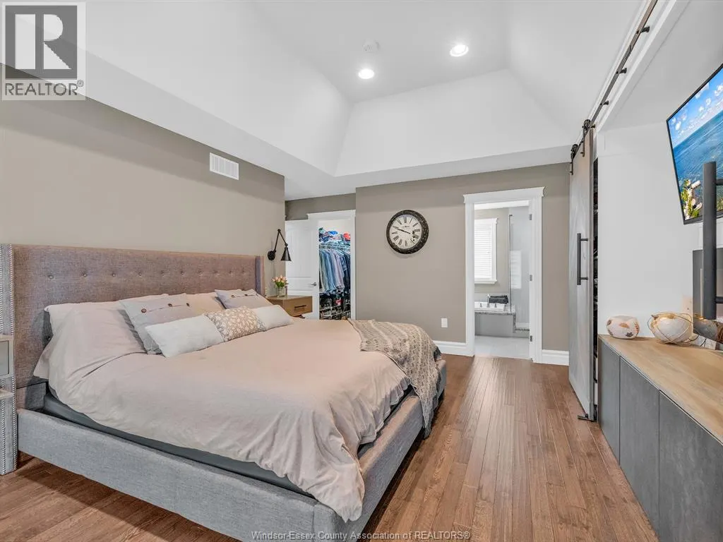 1255 MAPLE