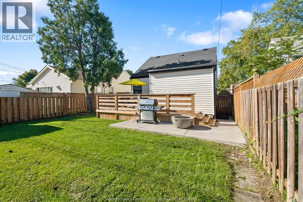 2328 FOREST
