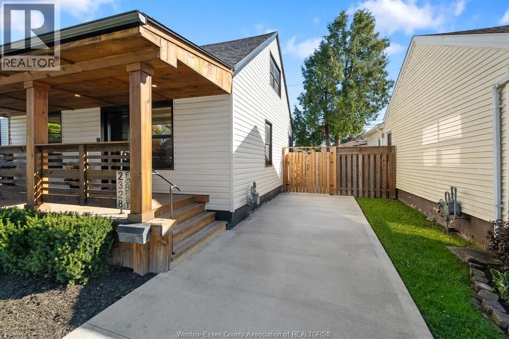 2328 FOREST