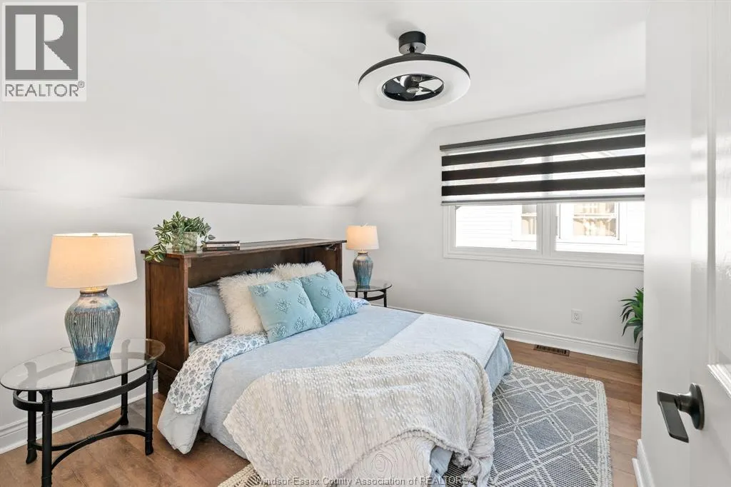 2328 FOREST