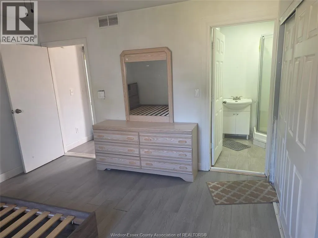 1108 Brock STREET
