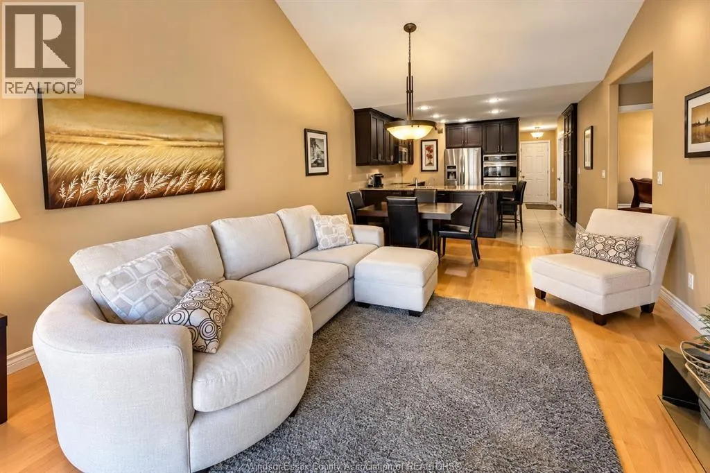 418 COOPER CRESCENT