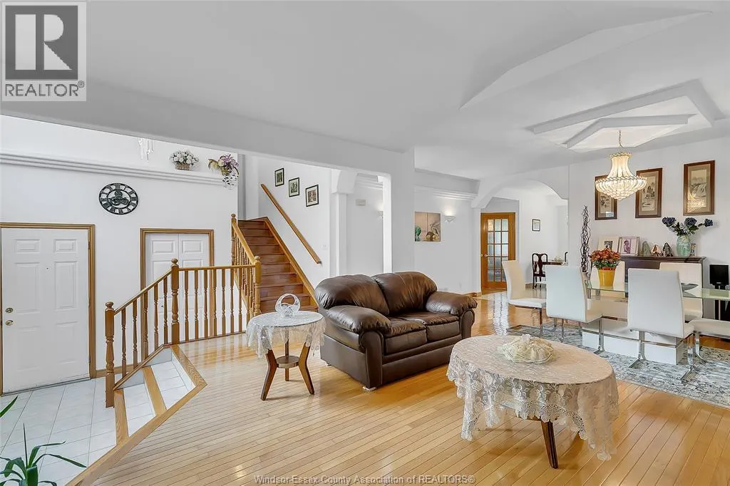 445 JOHN HARVEY CRESCENT
