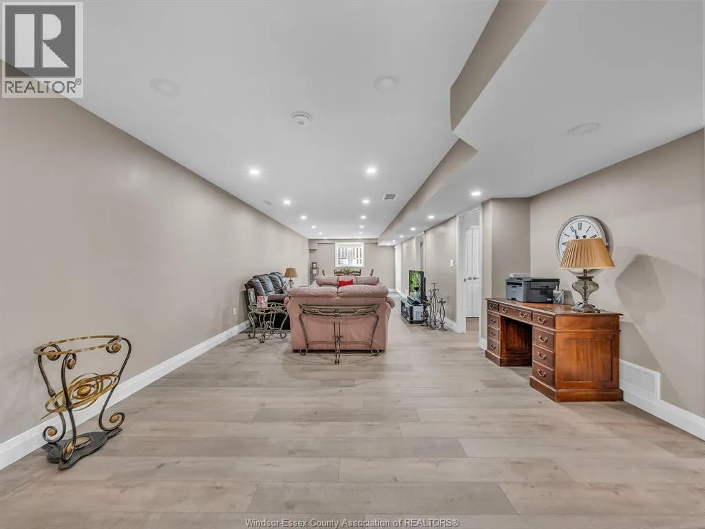 5 WOODLAND STREET