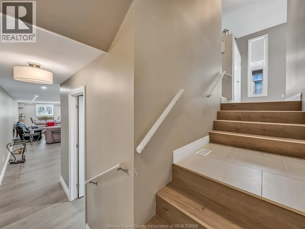 5 WOODLAND STREET