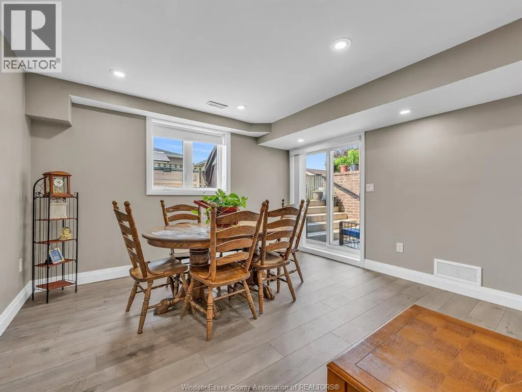 5 WOODLAND STREET