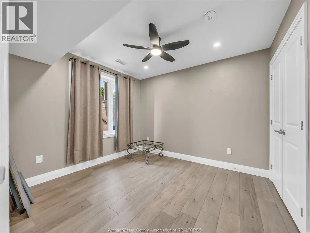 5 WOODLAND STREET
