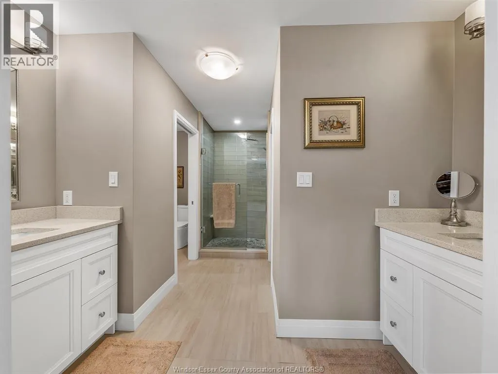 5 WOODLAND STREET