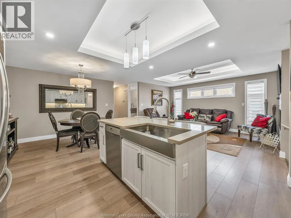 5 WOODLAND STREET