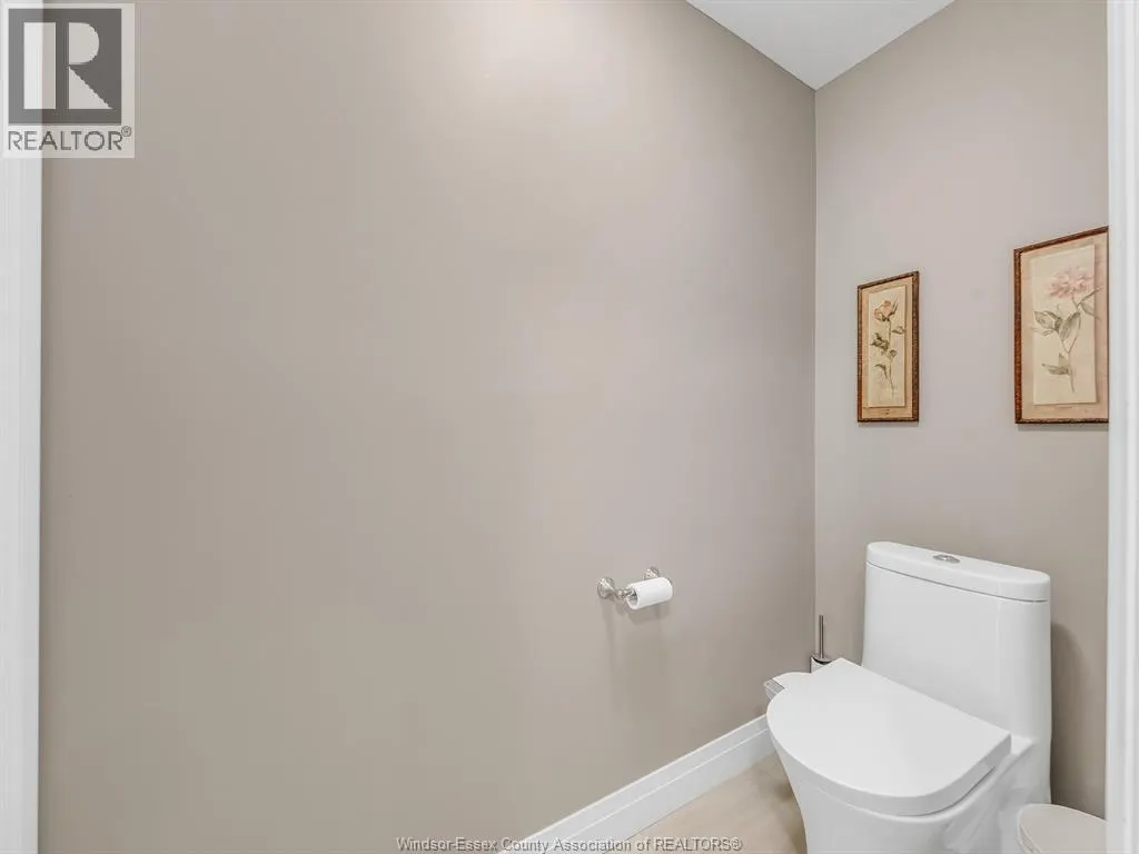 5 WOODLAND STREET