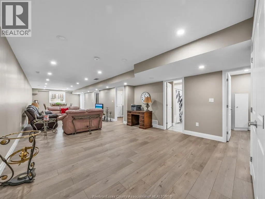 5 WOODLAND STREET