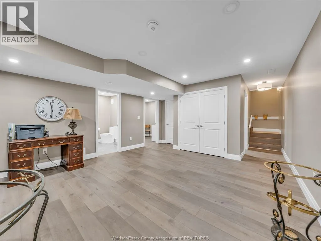 5 WOODLAND STREET