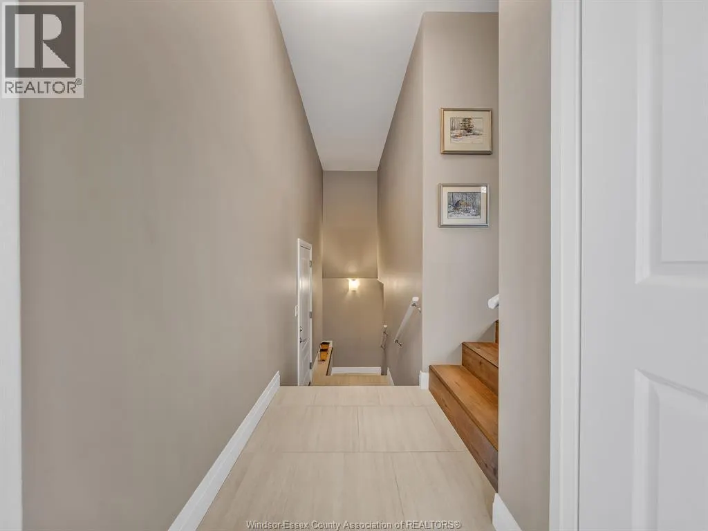 5 WOODLAND STREET