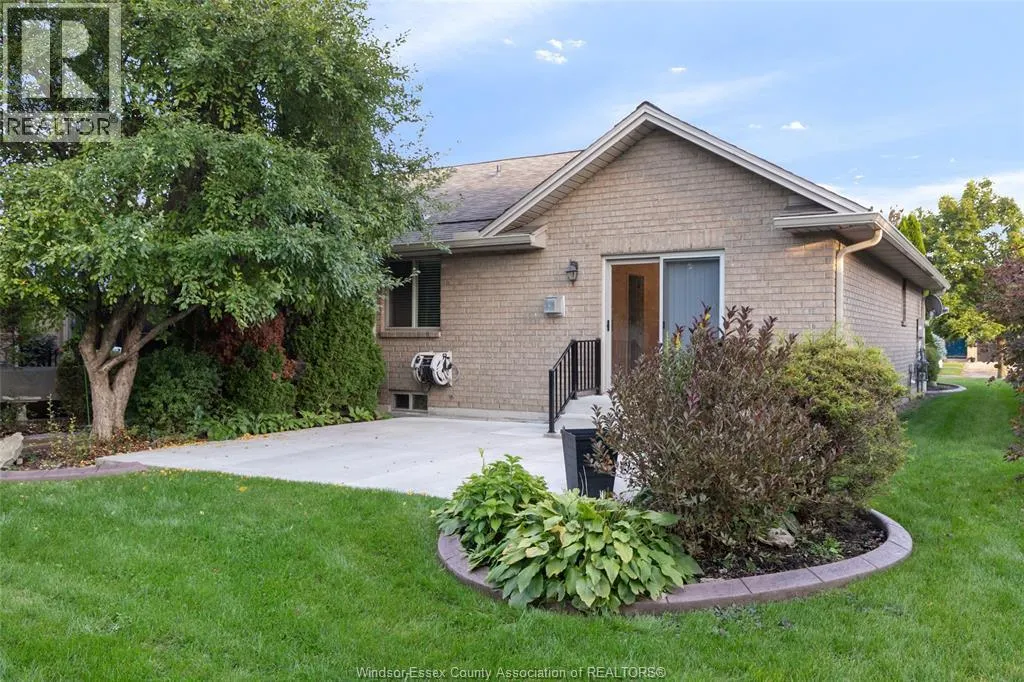 1487 IMPERIAL CRESCENT
