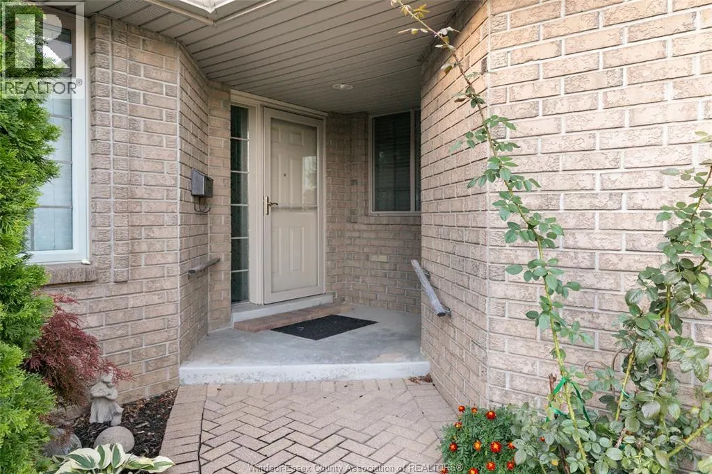 1487 IMPERIAL CRESCENT