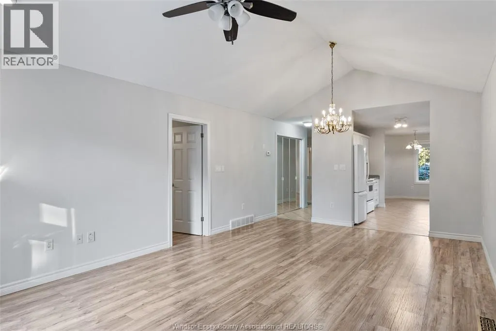 1487 IMPERIAL CRESCENT