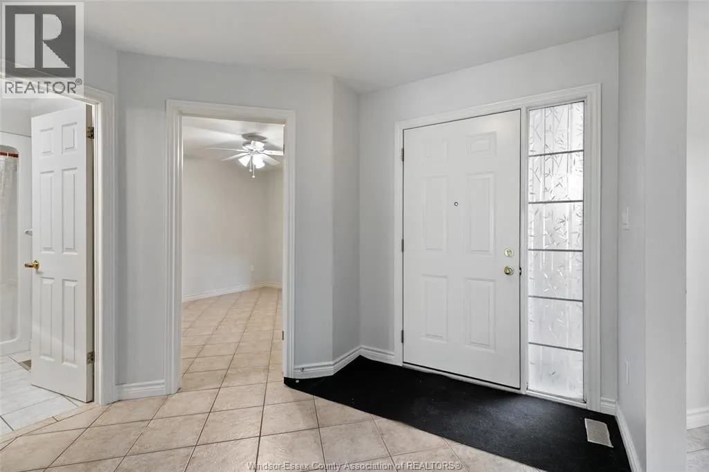 1487 IMPERIAL CRESCENT