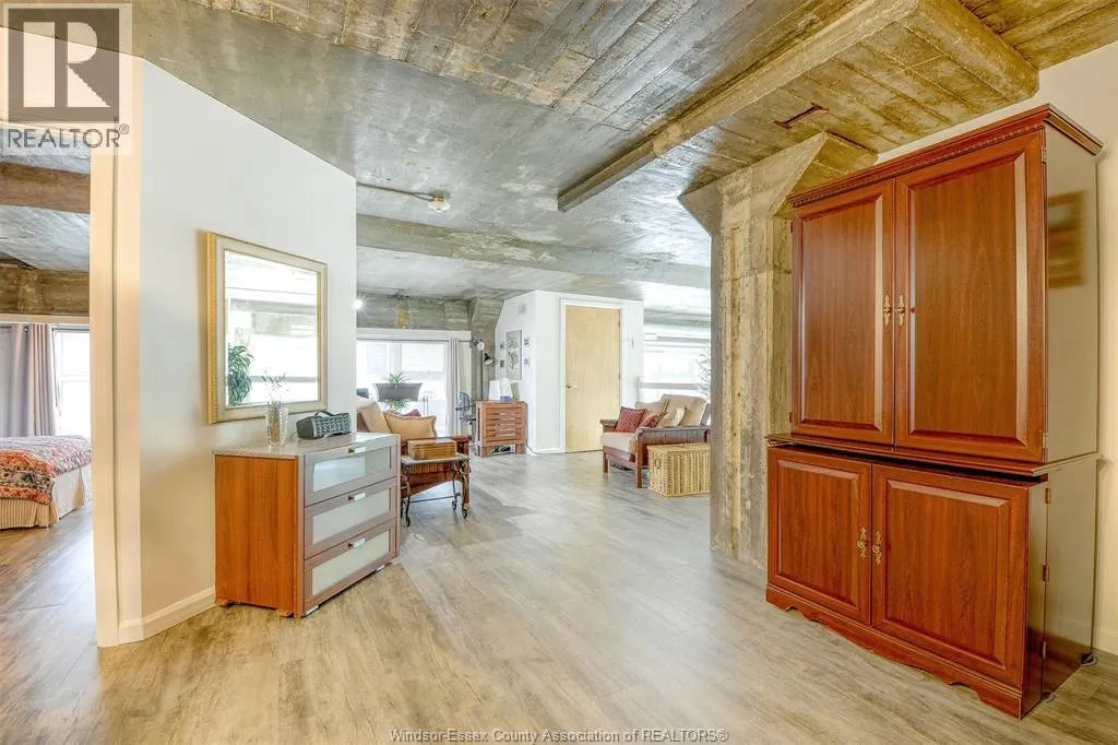 2175 WYANDOTTE STREET East Unit# 105