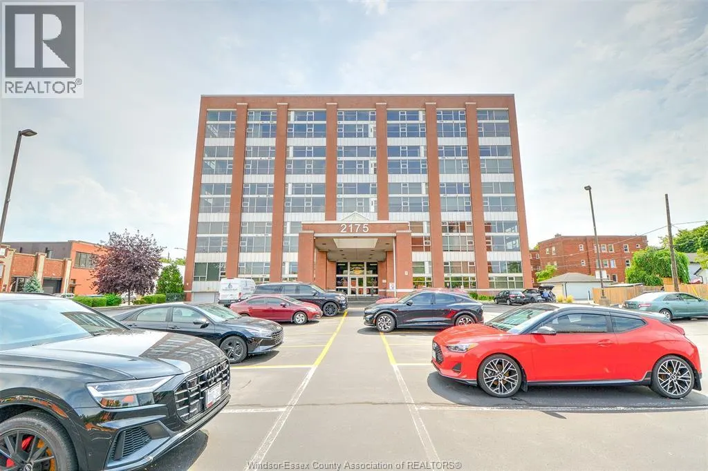 2175 WYANDOTTE STREET East Unit# 105