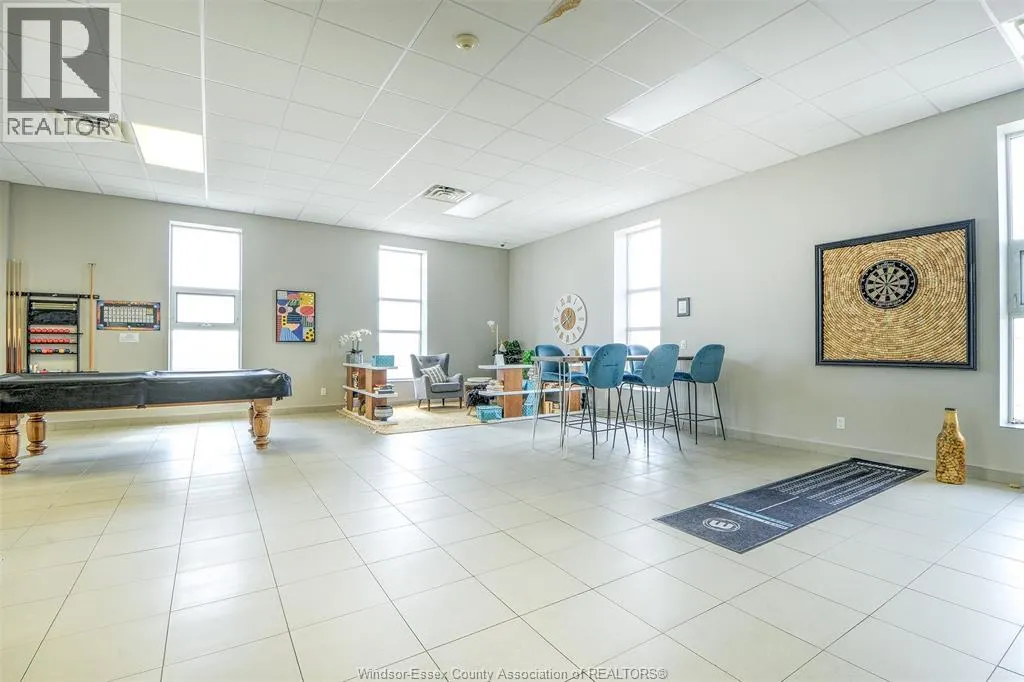 2175 WYANDOTTE STREET East Unit# 105