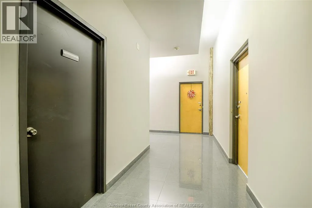 2175 WYANDOTTE STREET East Unit# 105