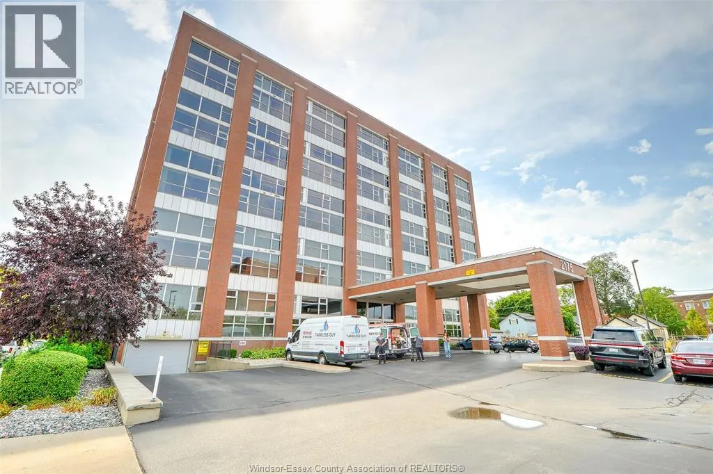 2175 WYANDOTTE STREET East Unit# 105