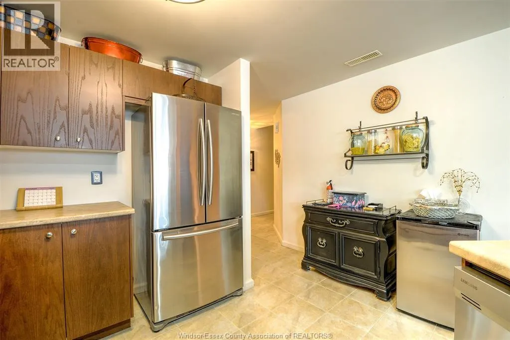 2175 WYANDOTTE STREET East Unit# 105