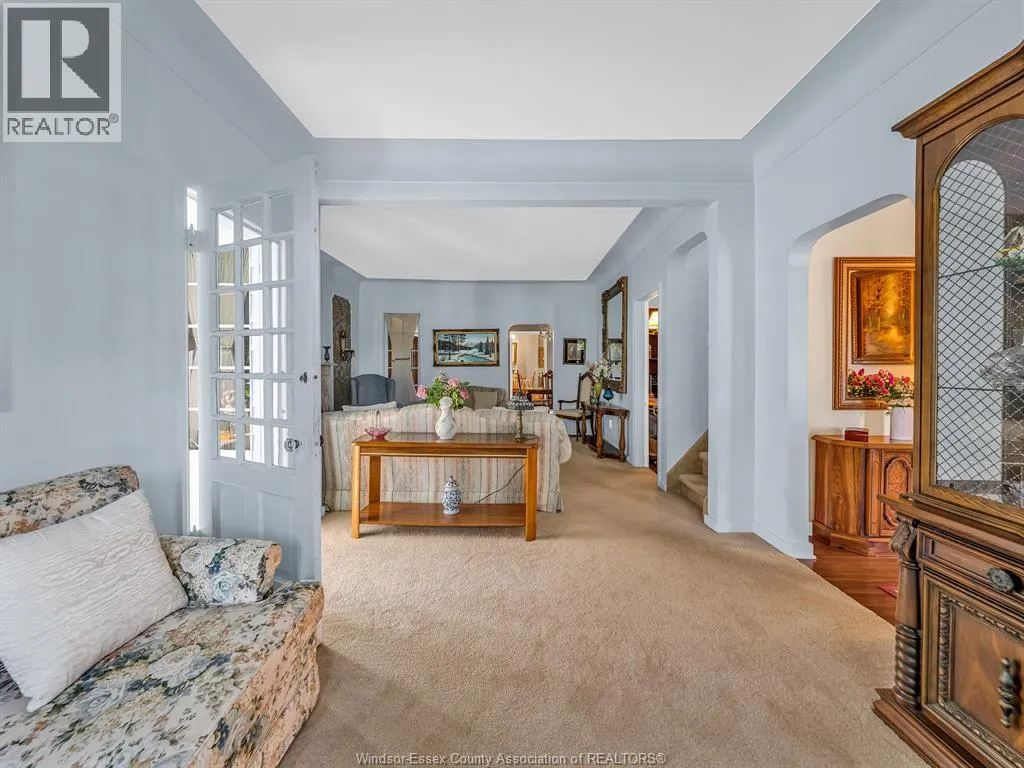 6565 RIVERSIDE DRIVE East