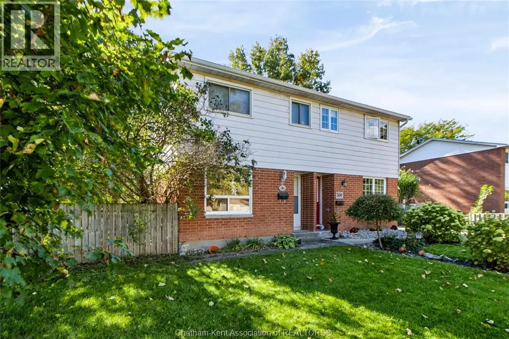 106 Wedgewood AVENUE