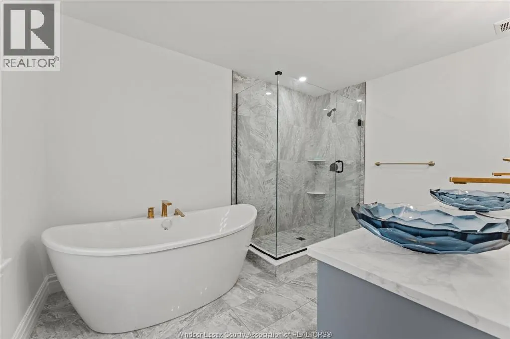 570 ORCHARDS CRESCENT