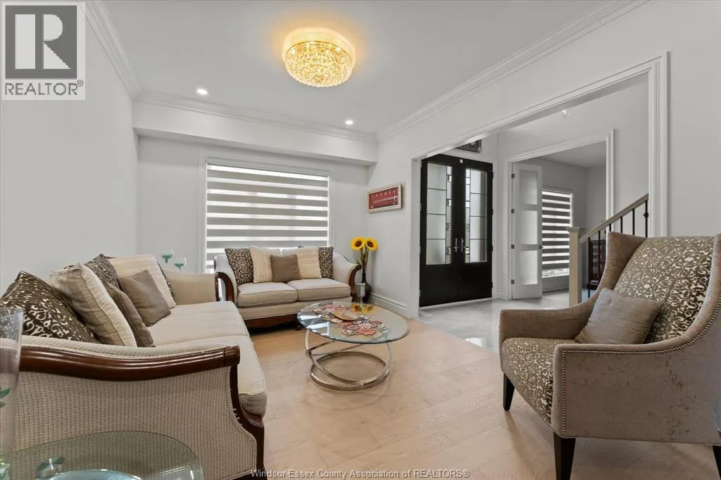 570 ORCHARDS CRESCENT