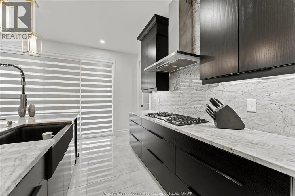 570 ORCHARDS CRESCENT