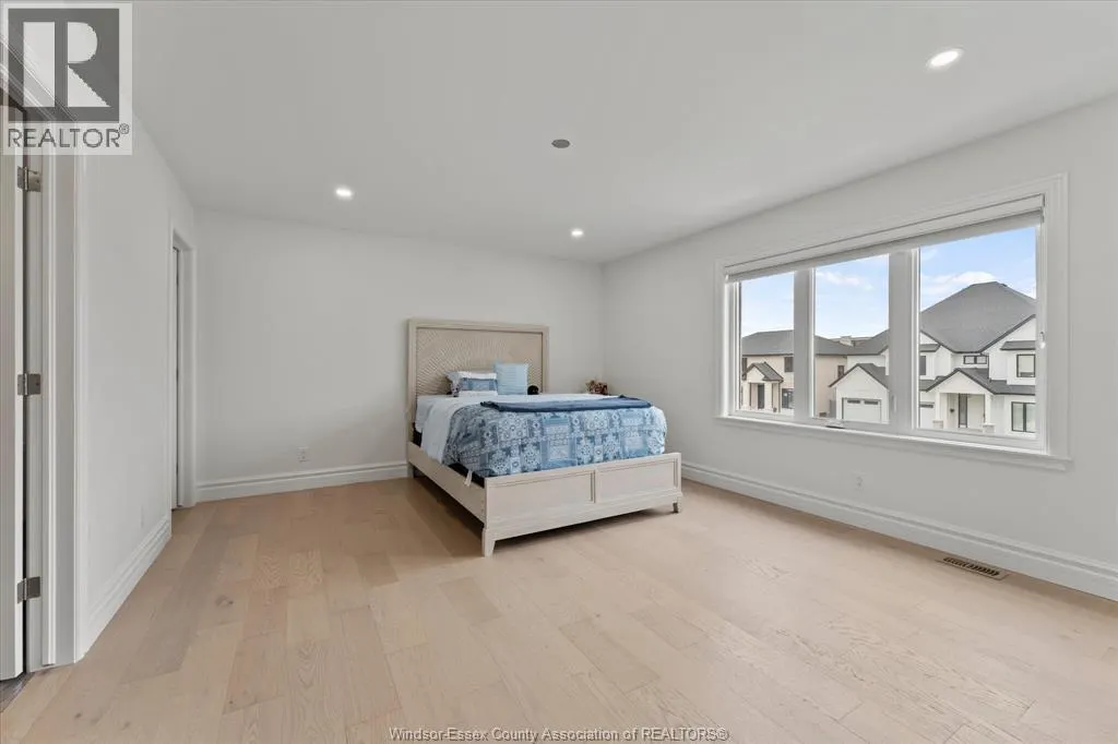 570 ORCHARDS CRESCENT