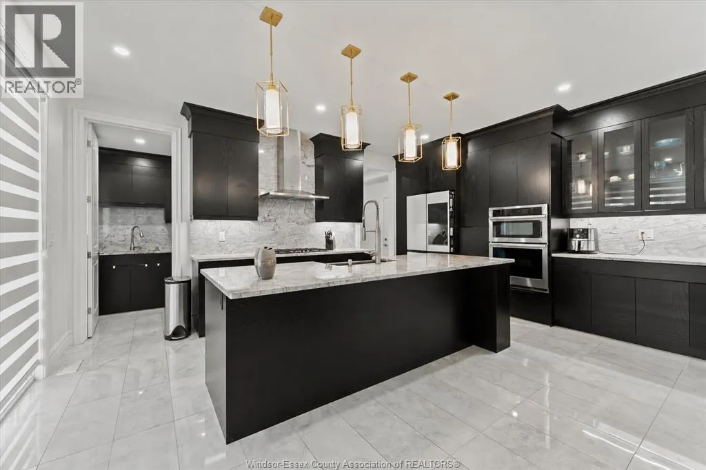 570 ORCHARDS CRESCENT