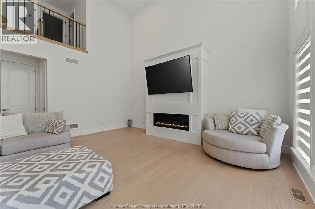 570 ORCHARDS CRESCENT