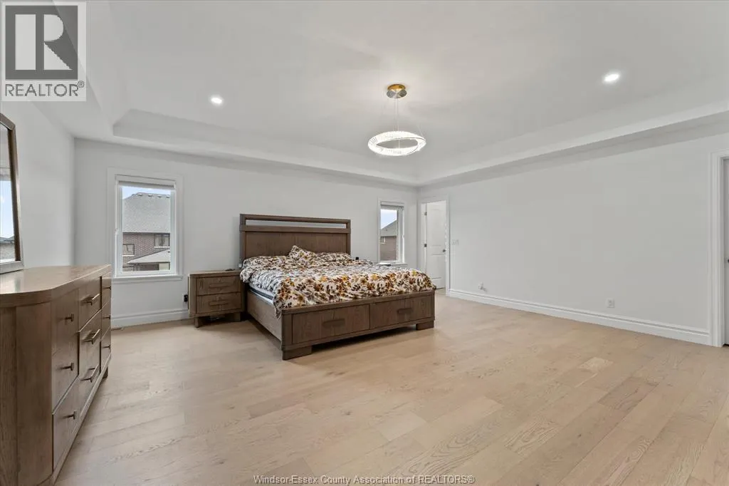 570 ORCHARDS CRESCENT
