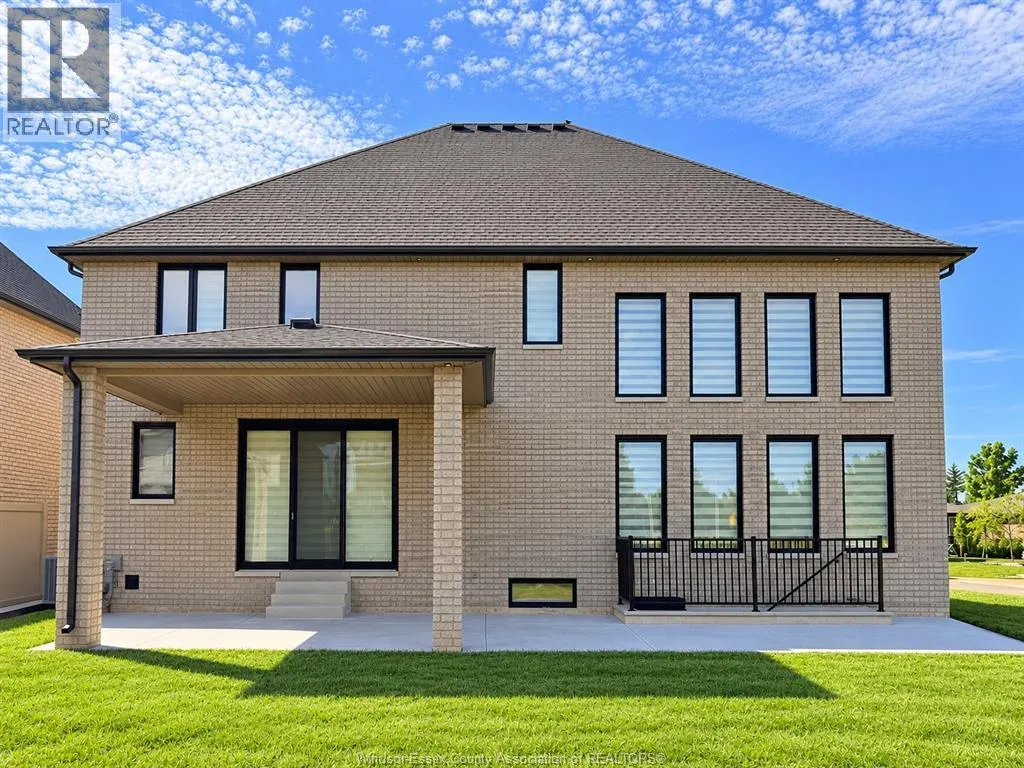 570 ORCHARDS CRESCENT