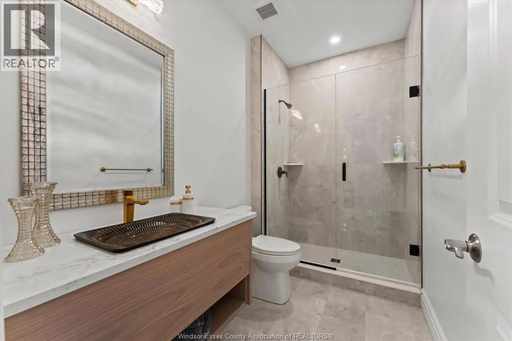 570 ORCHARDS CRESCENT