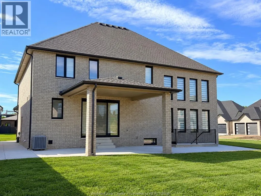 570 ORCHARDS CRESCENT