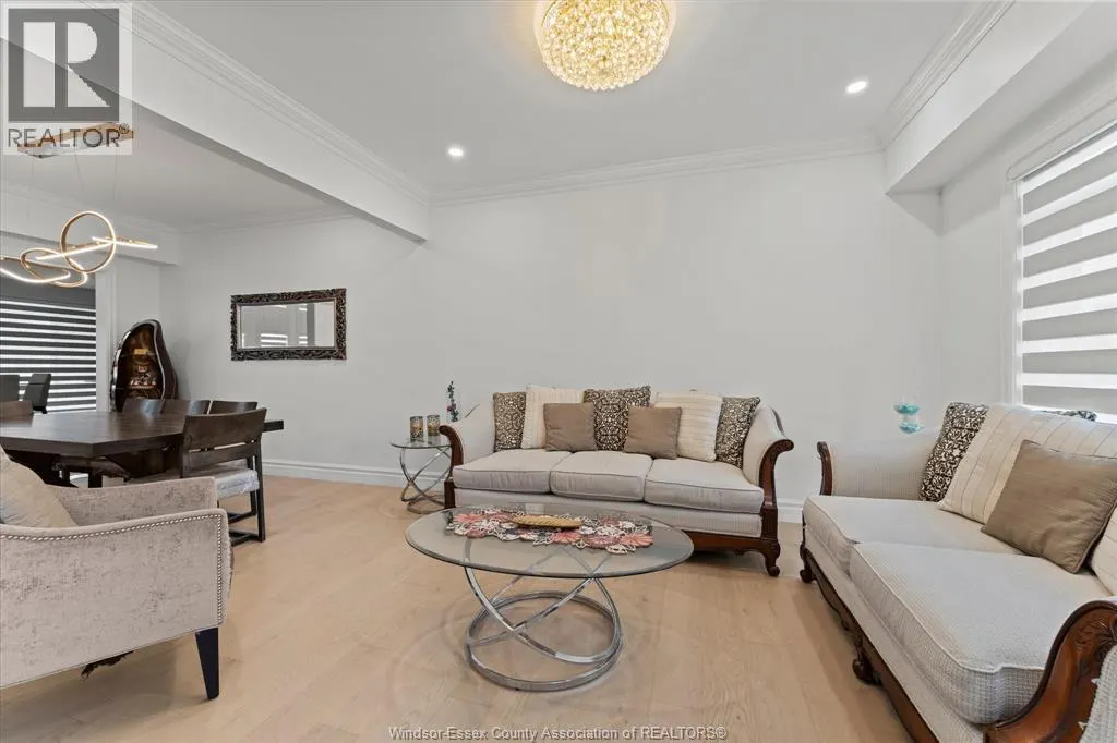 570 ORCHARDS CRESCENT