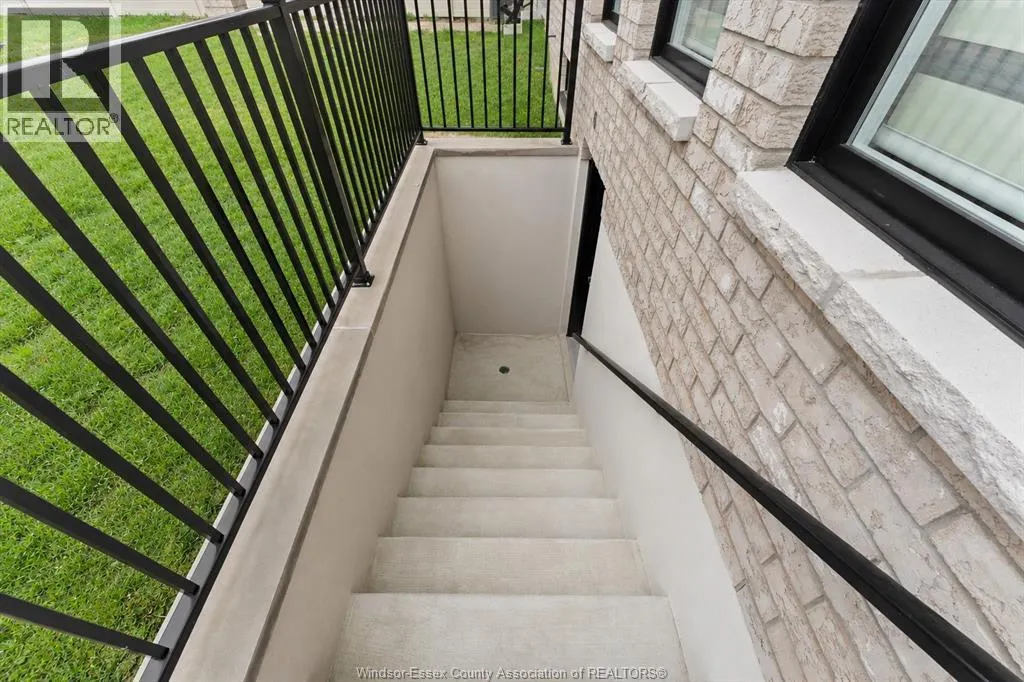 570 ORCHARDS CRESCENT
