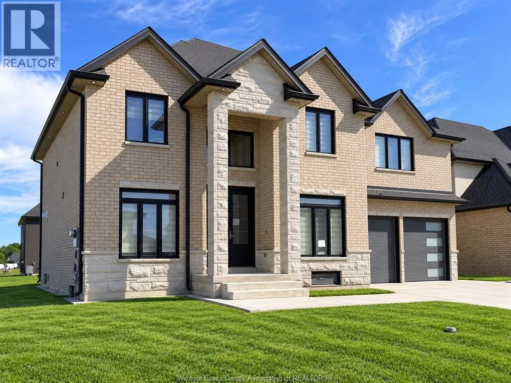 570 ORCHARDS CRESCENT
