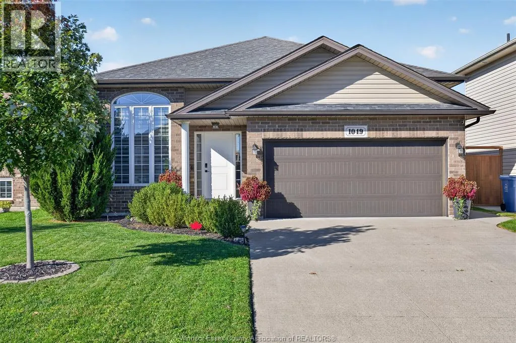 1049 THUNDERBAY