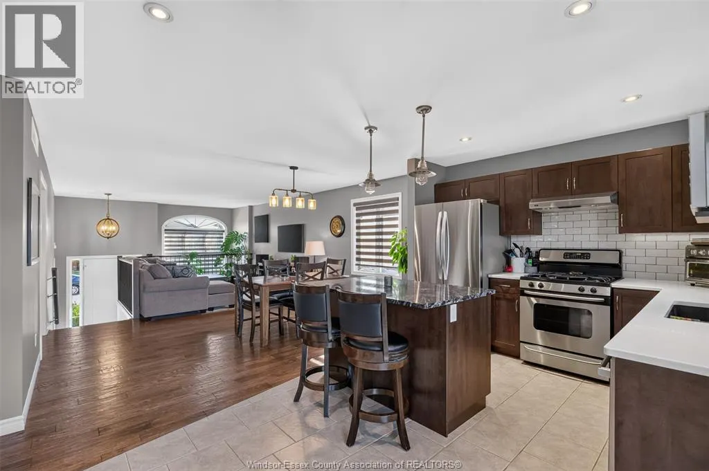 1049 THUNDERBAY