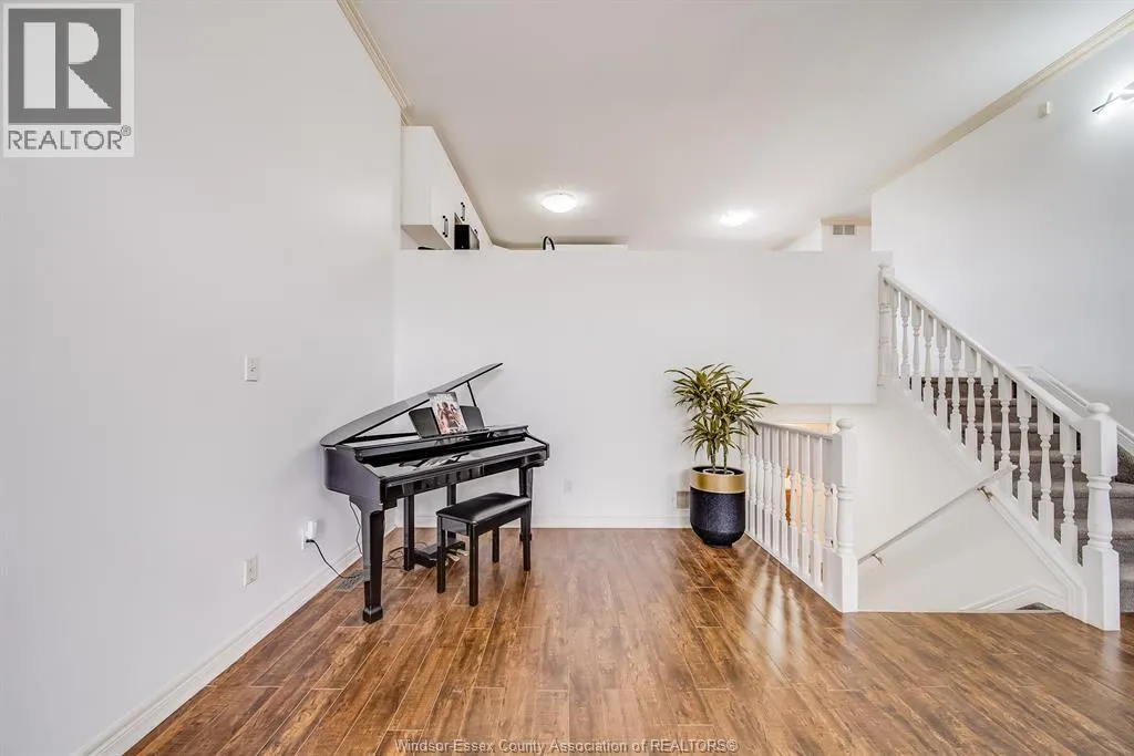 1488 IMPERIAL CRESCENT