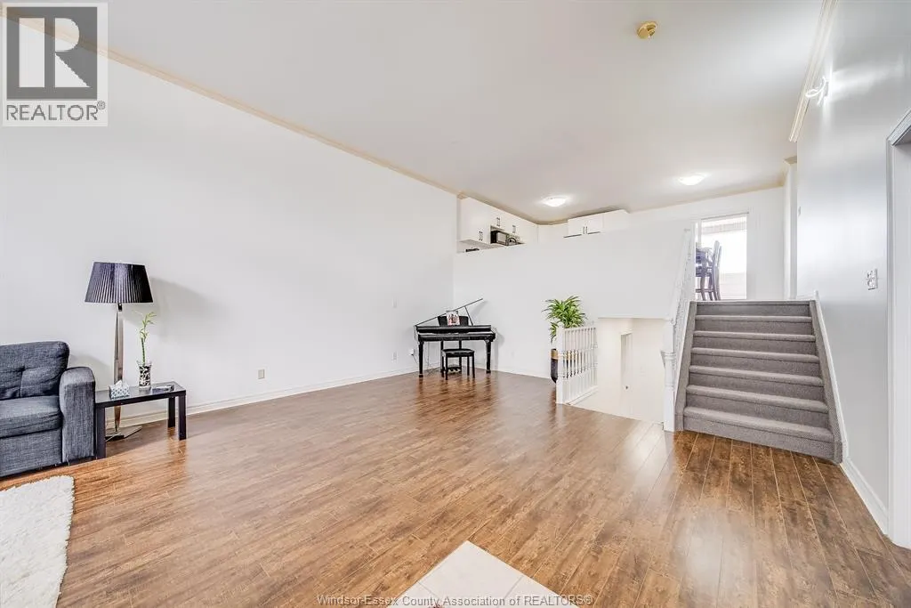 1488 IMPERIAL CRESCENT